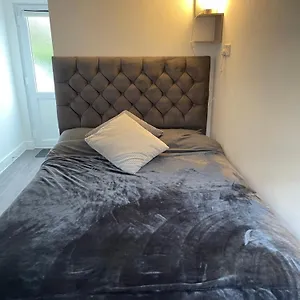 Guest house Private En-suite Garden